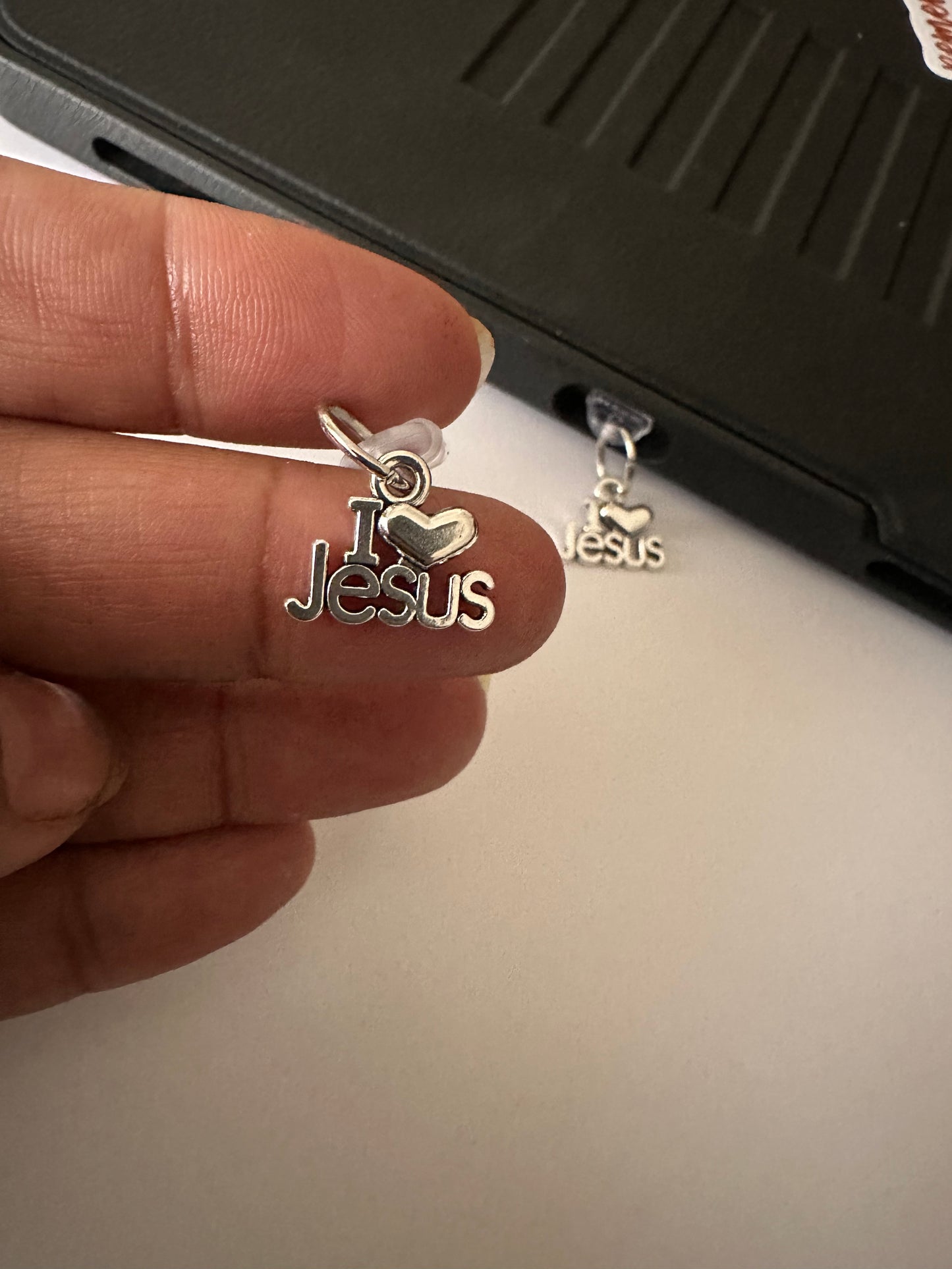 "I Love Jesus" (phone charm/dust plug)