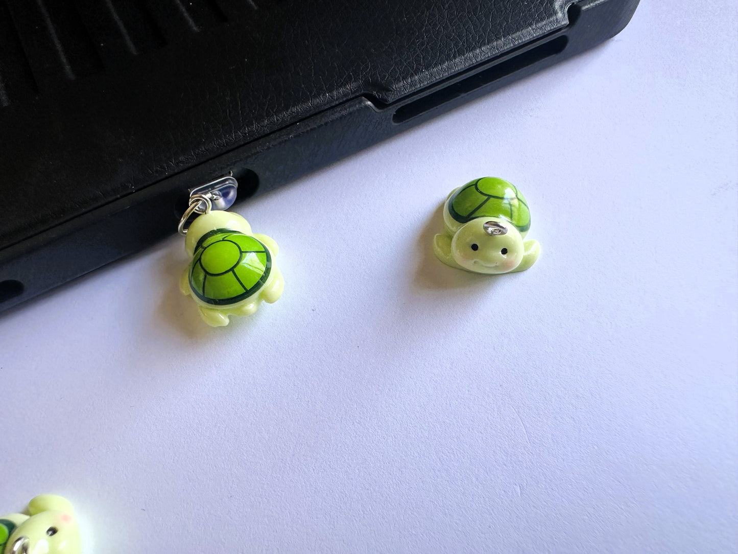 Tiny Turtle (phone charm/dust plug)