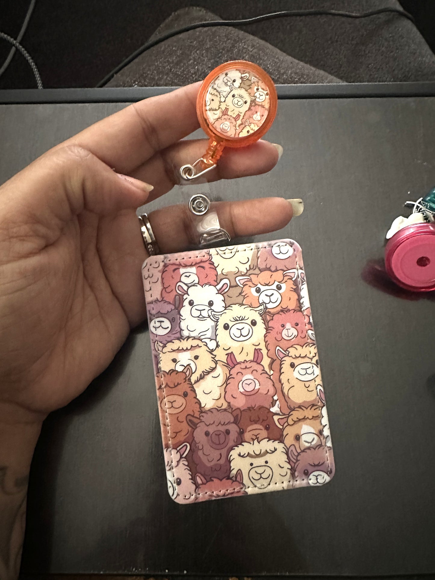 Llamas (badge holder)
